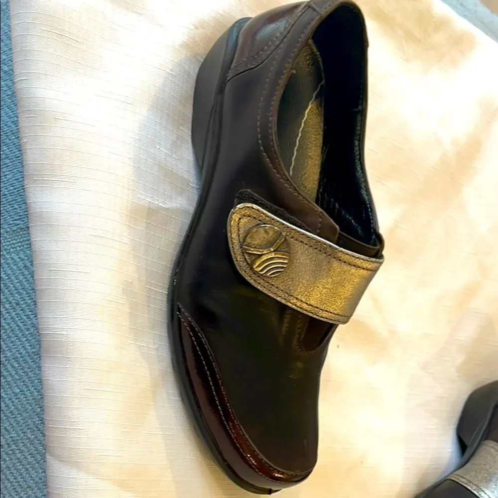 ROMIKA LEATHER MOCHA, PEWTER AND COPPERY BROWN BACK AND FRONT TOE SHOES.   NEW